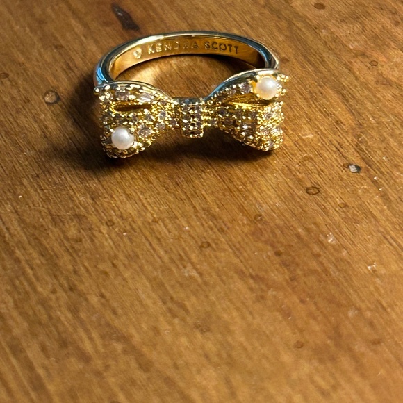 Kendra Scott Kristia Bow Ring Size 7 - Picture 1 of 2